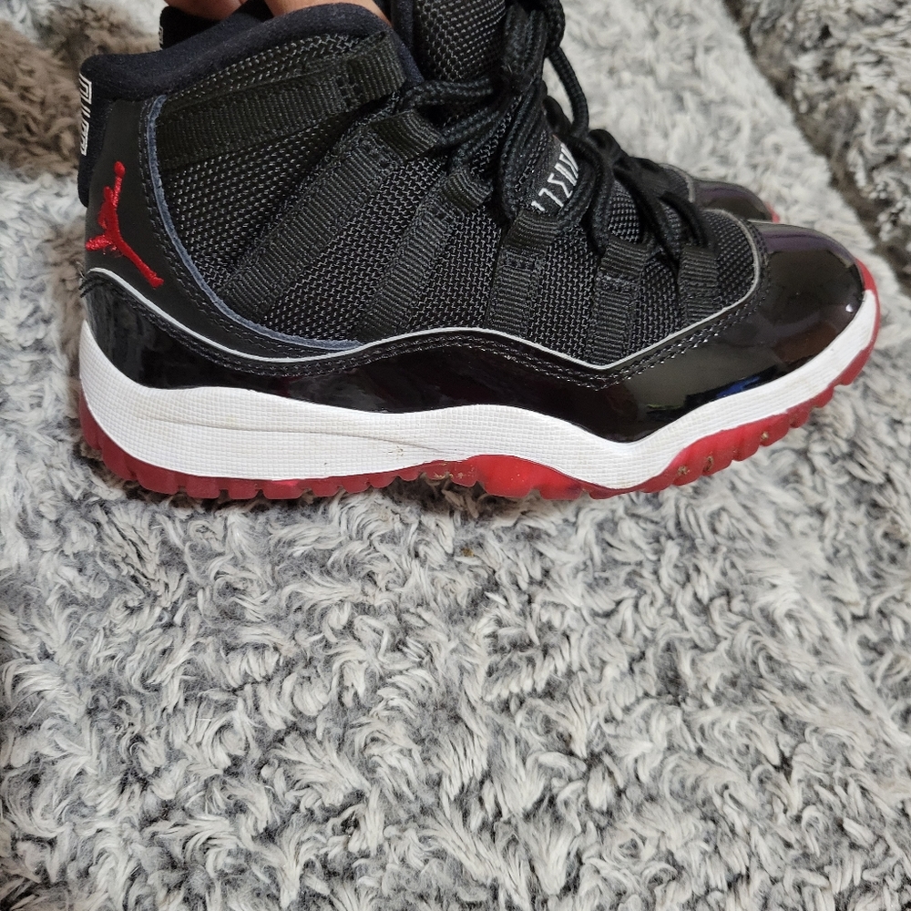 Boys Jordan 11 Shoes Size 11